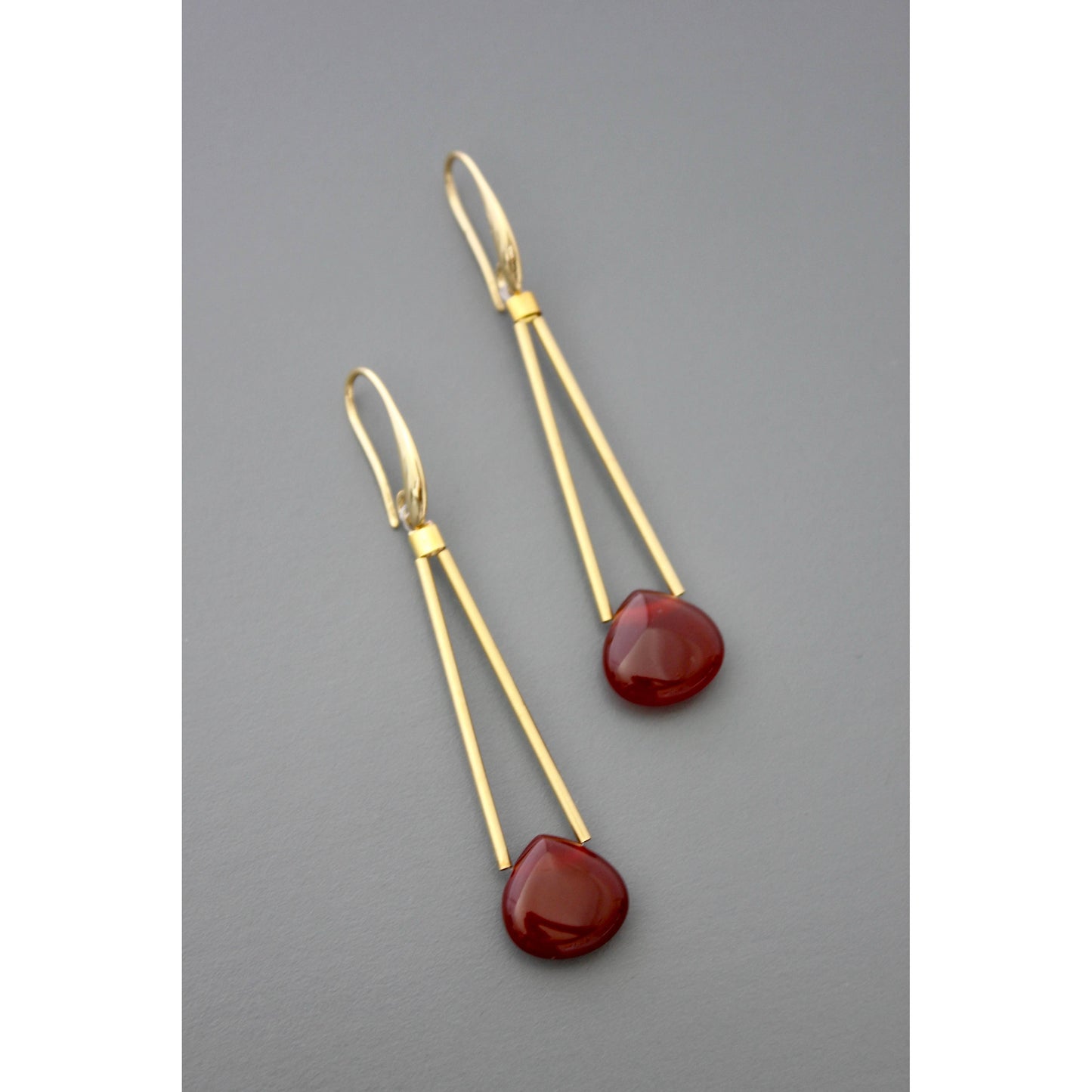 FERE67 Carnelian drop earrings