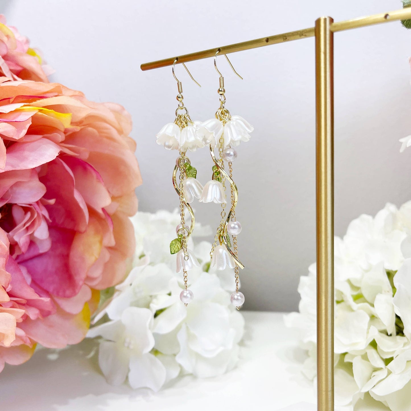 E189 lily flower earrings, floral earrings, flower earrings