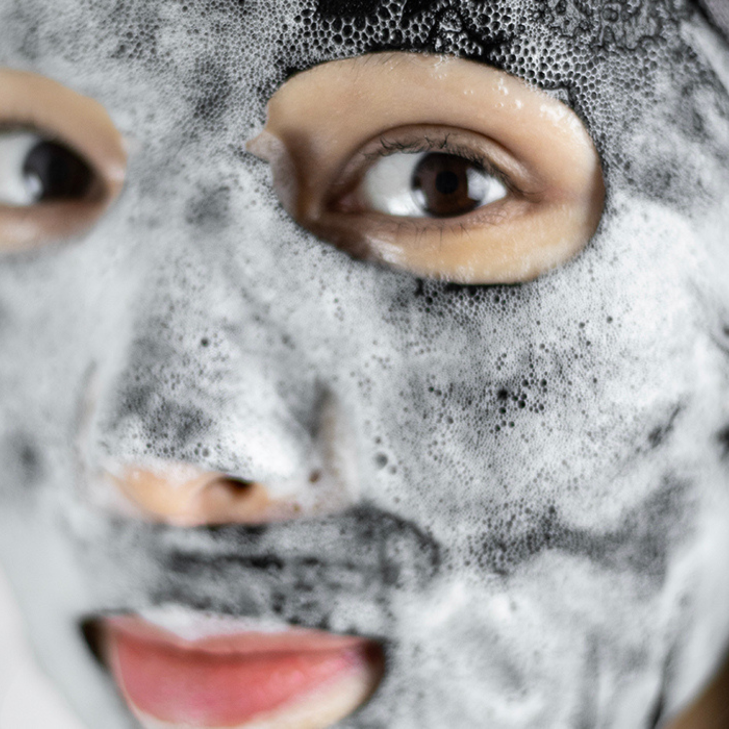 DETOXIFYING Bubbling Cleansing Charcoal Sheet Mask - Vegan