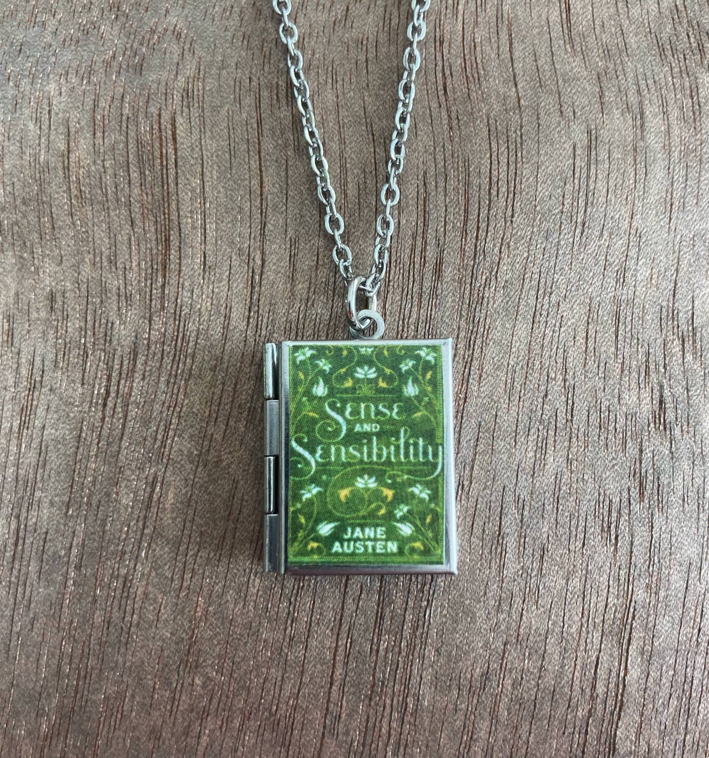 Book Locket Sense and Sensibility - Green Filagree