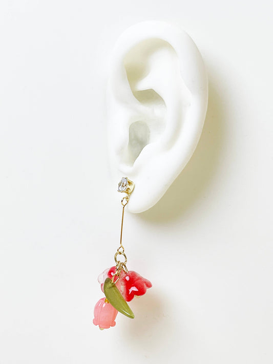 E137 lily flower earrings, floral earrings, flower earrings