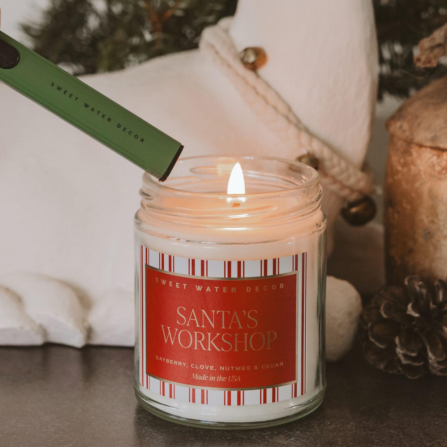 *NEW* Santa's Workshop 9 oz Soy Candle - Christmas Decor