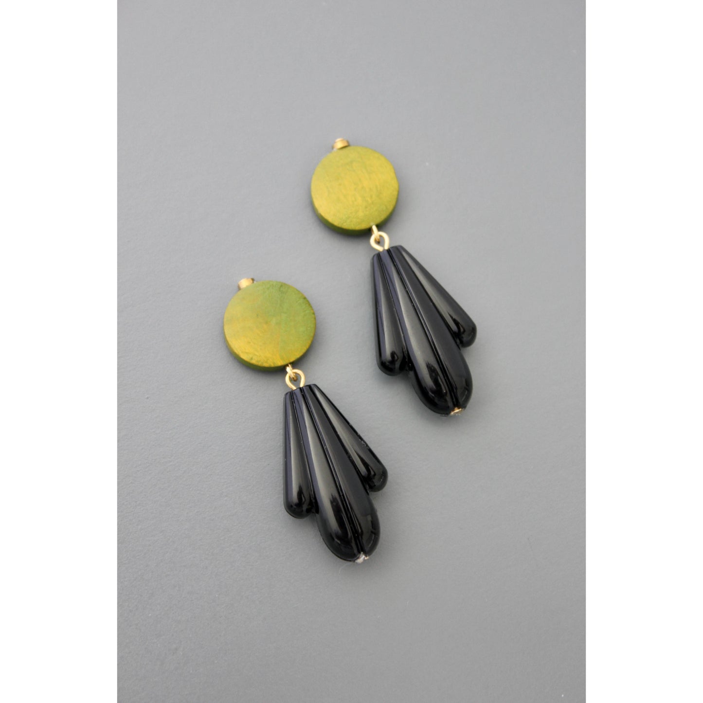 FERE32 Vintage acrylic post earrings