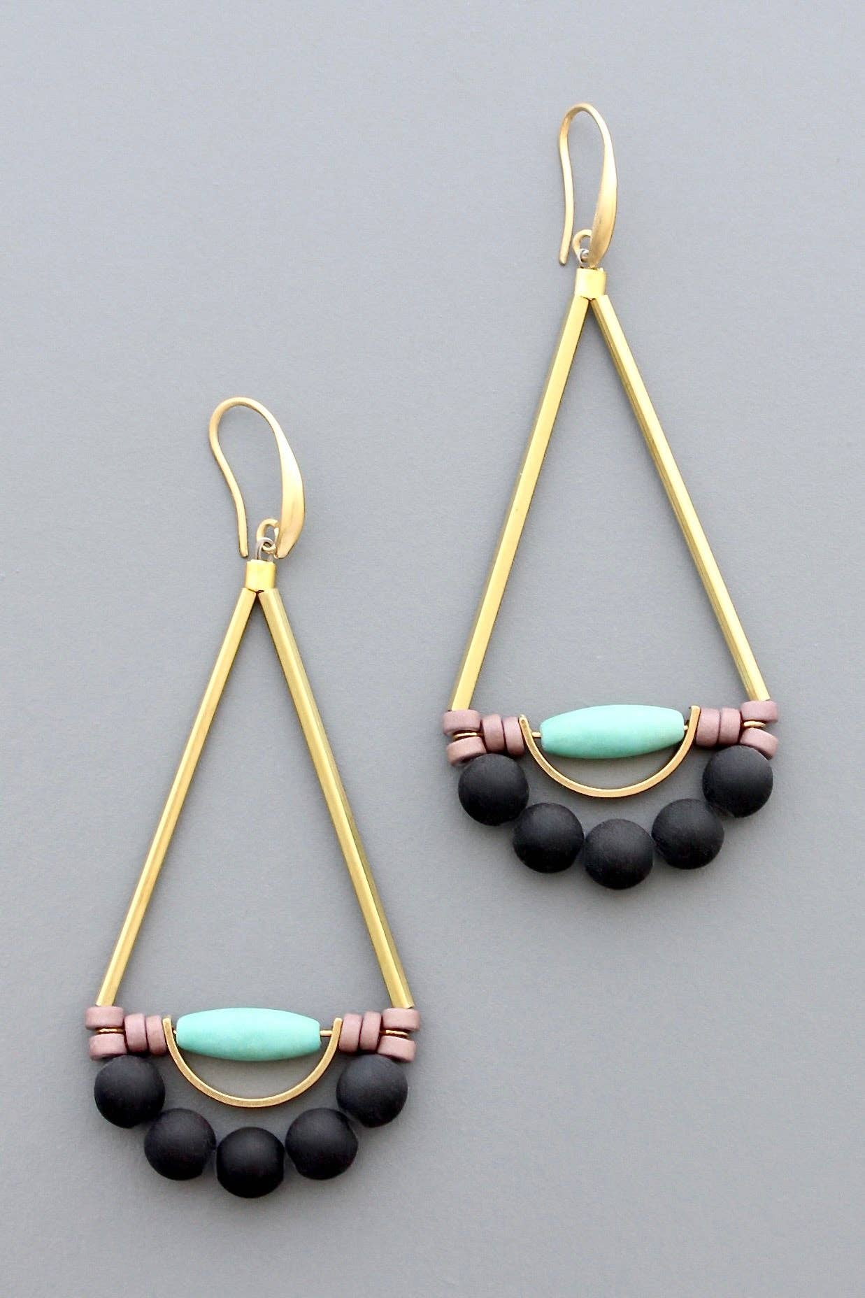 HYLE81 Turquoise and black earrings