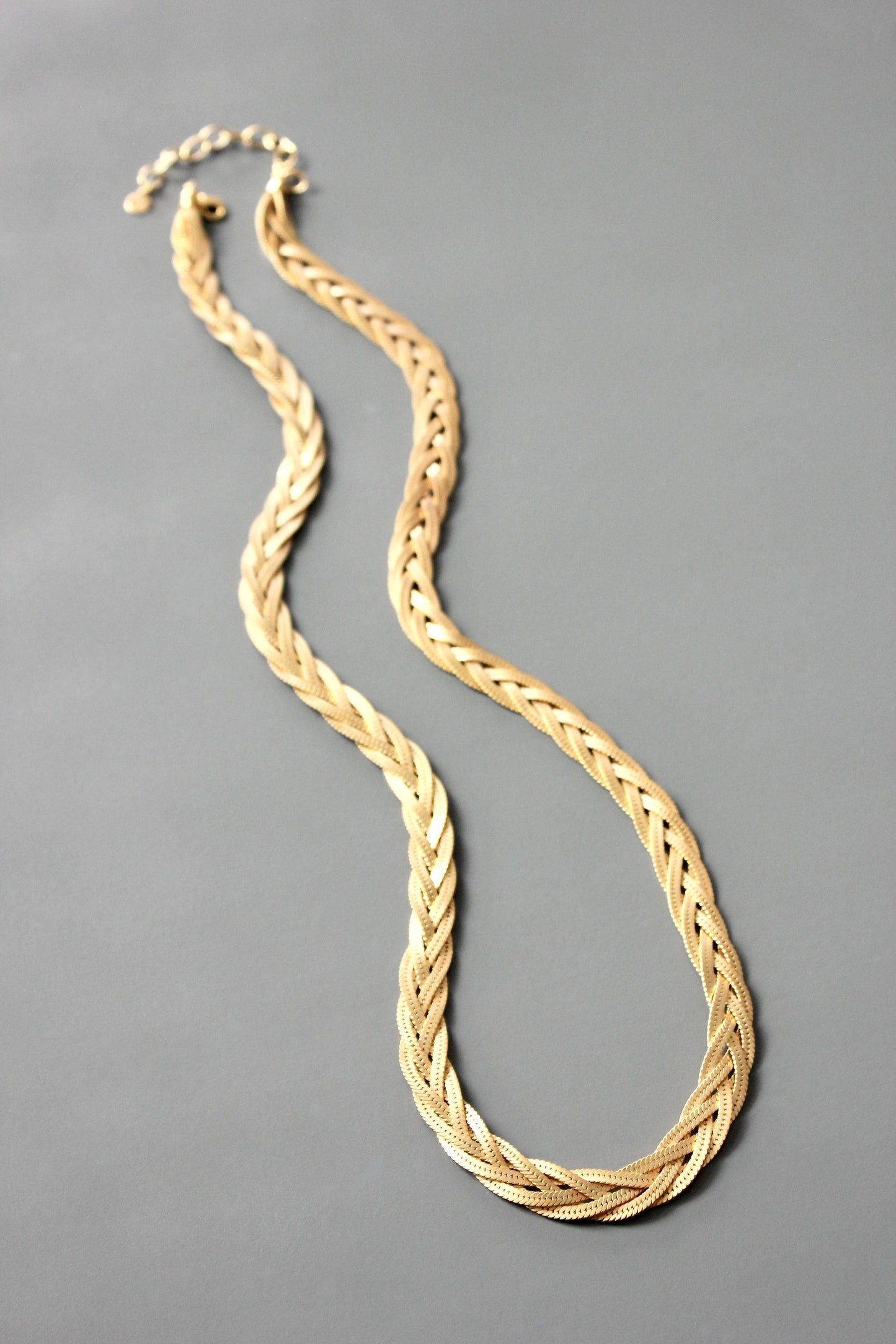 ISL129 Braided herringbone chain necklace