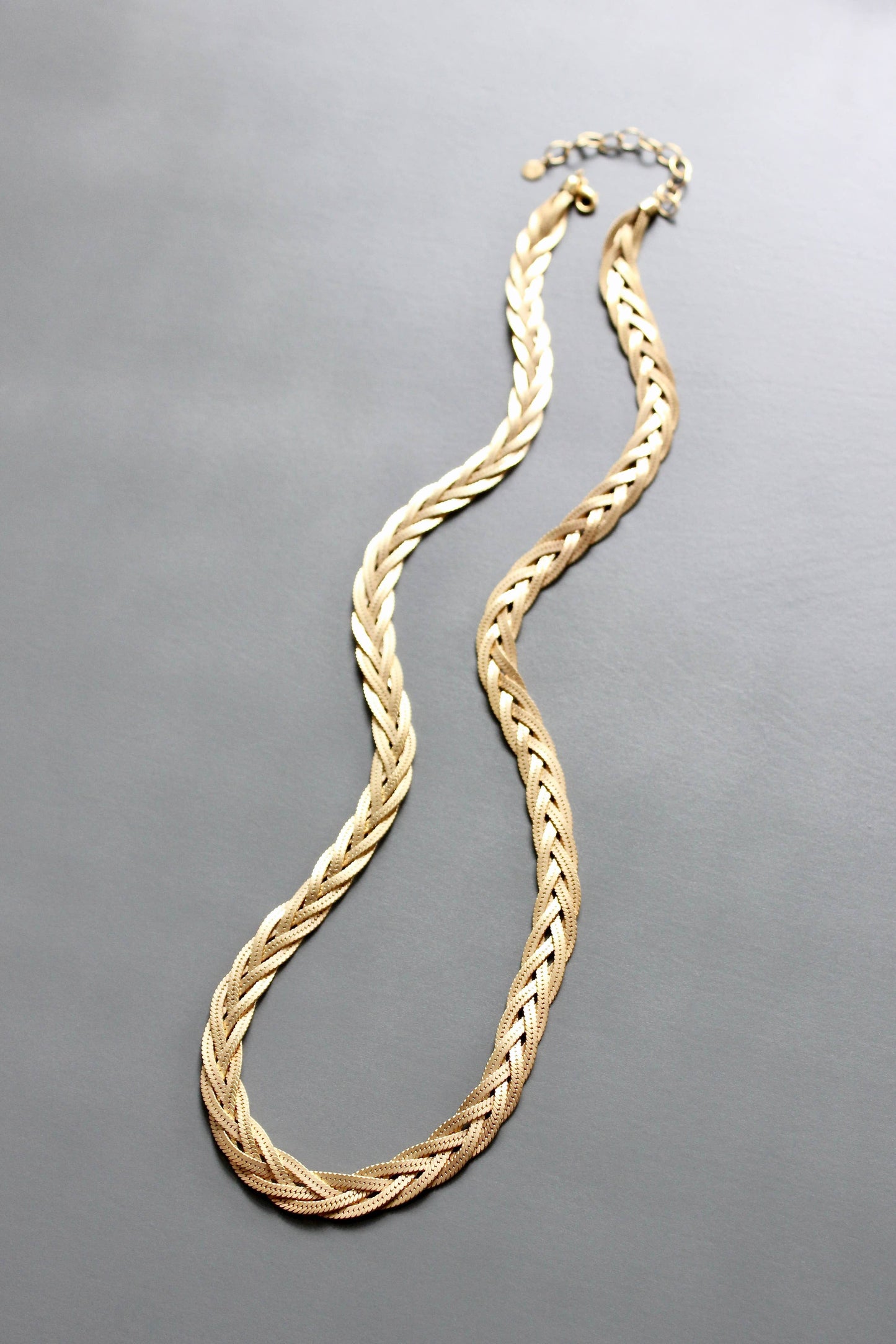 ISL129 Braided herringbone chain necklace