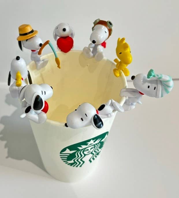 Peanuts Snoopy Cup Deco Charm Figure Random