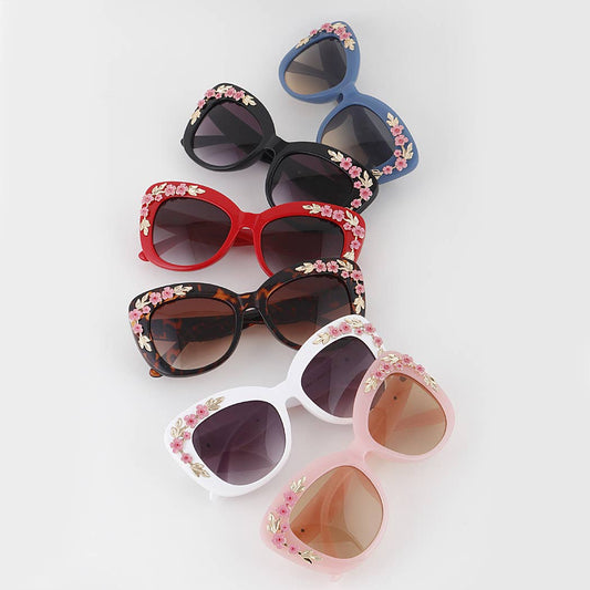 Lovely Flower Lined Cateye Sunglasses