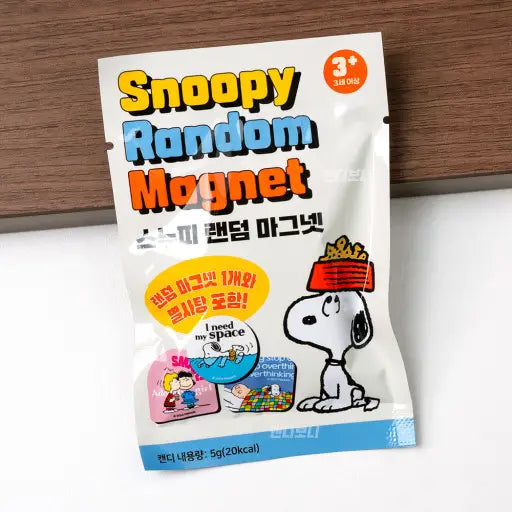 Peanuts Snoopy & Friends Magnet Mystery Random Box
