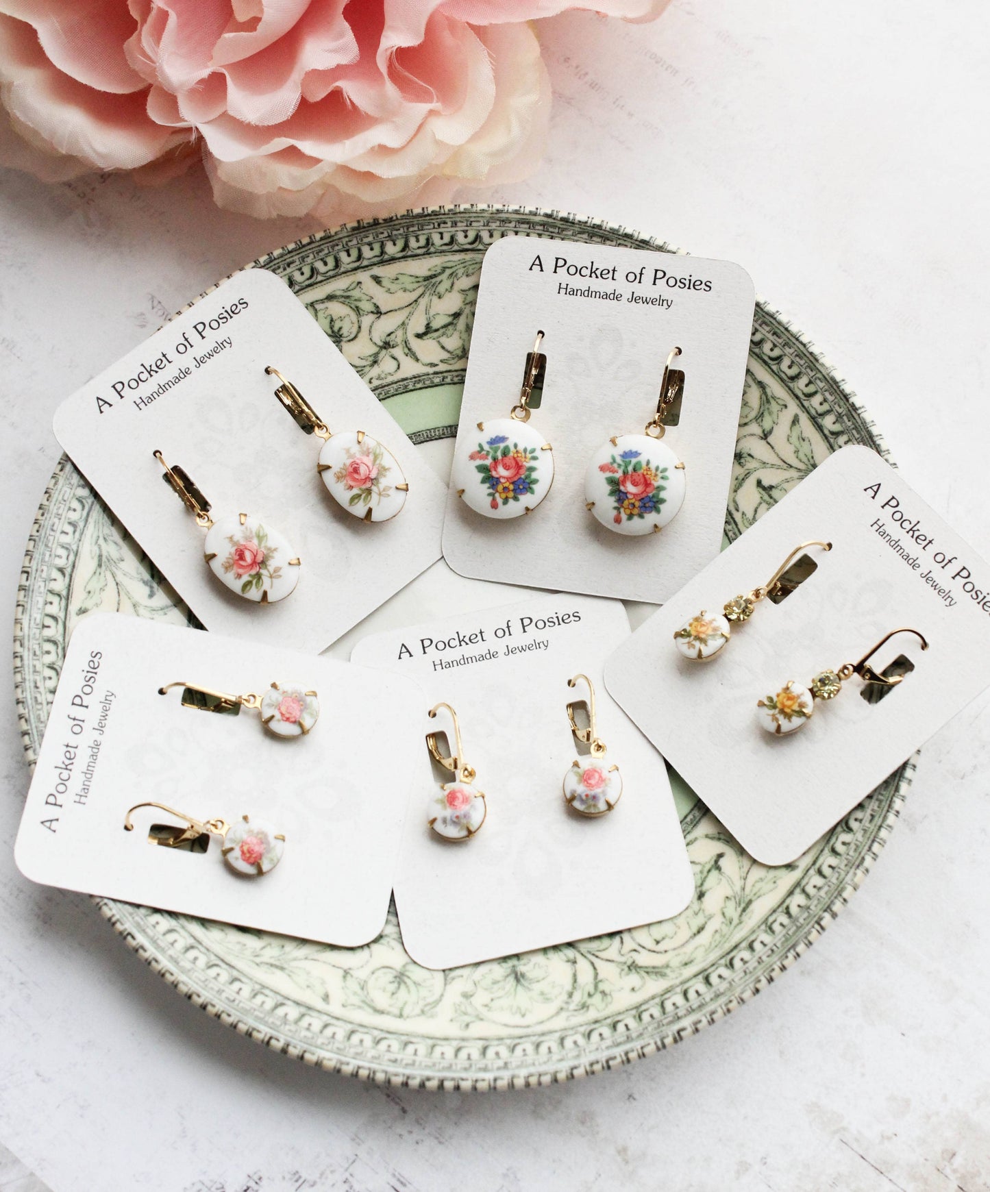 Small Oval Cameo Earrings - Vintage Glass - Yellow Rose