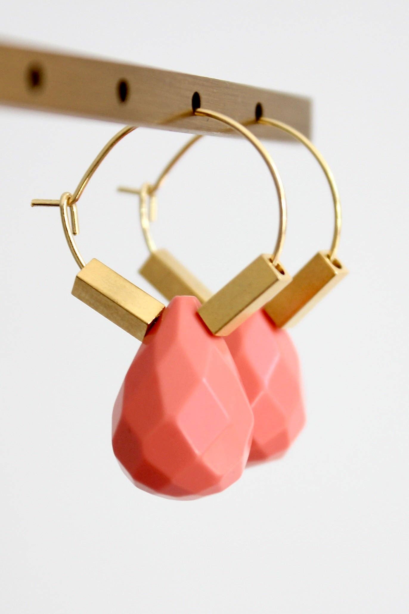 KYLE04 coral teardrop hoop earrings