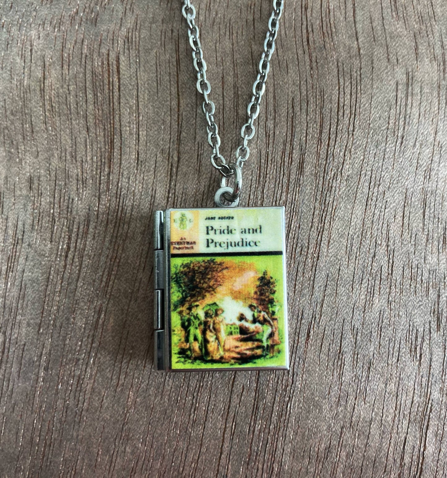 Book Locket Pride and Prejudice - Gentleman's Greeting