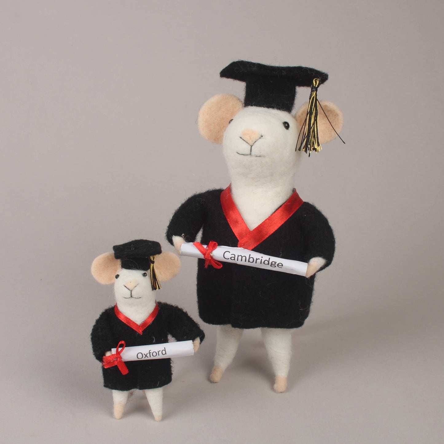 XL Cambridge Scroll Graduate Mouse | Felt Decor
