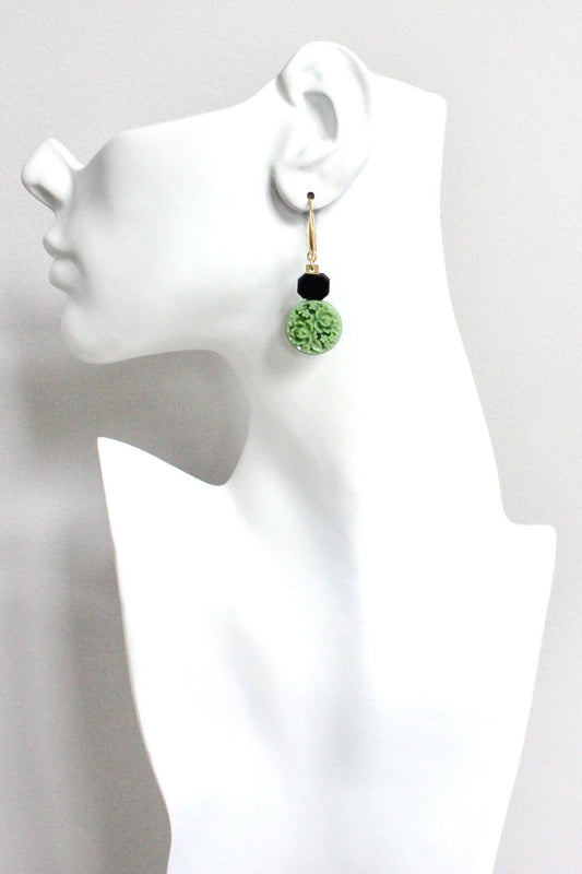 HYLE16 Green and black floral earrings