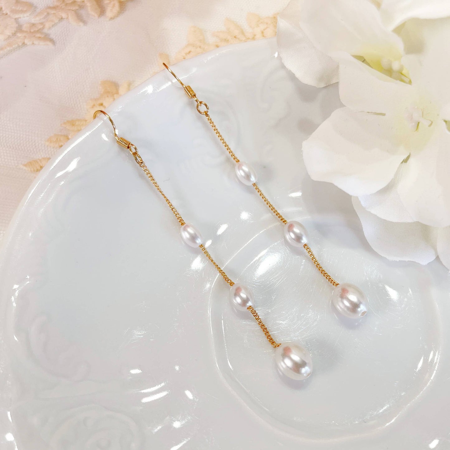 E242 pearl dangle earrings, pearl earrings, long earrings