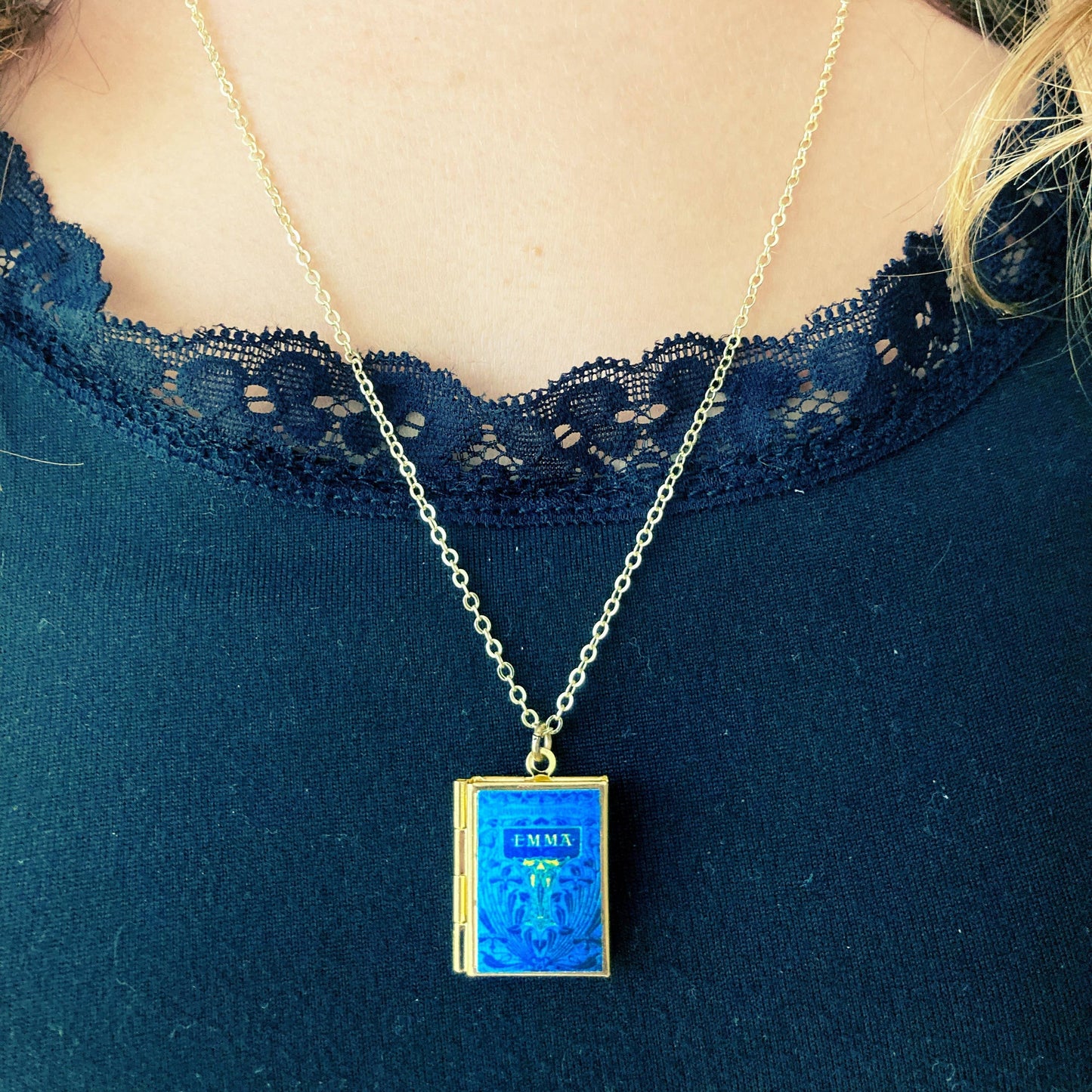 Book Locket Emma - Blue Vintage