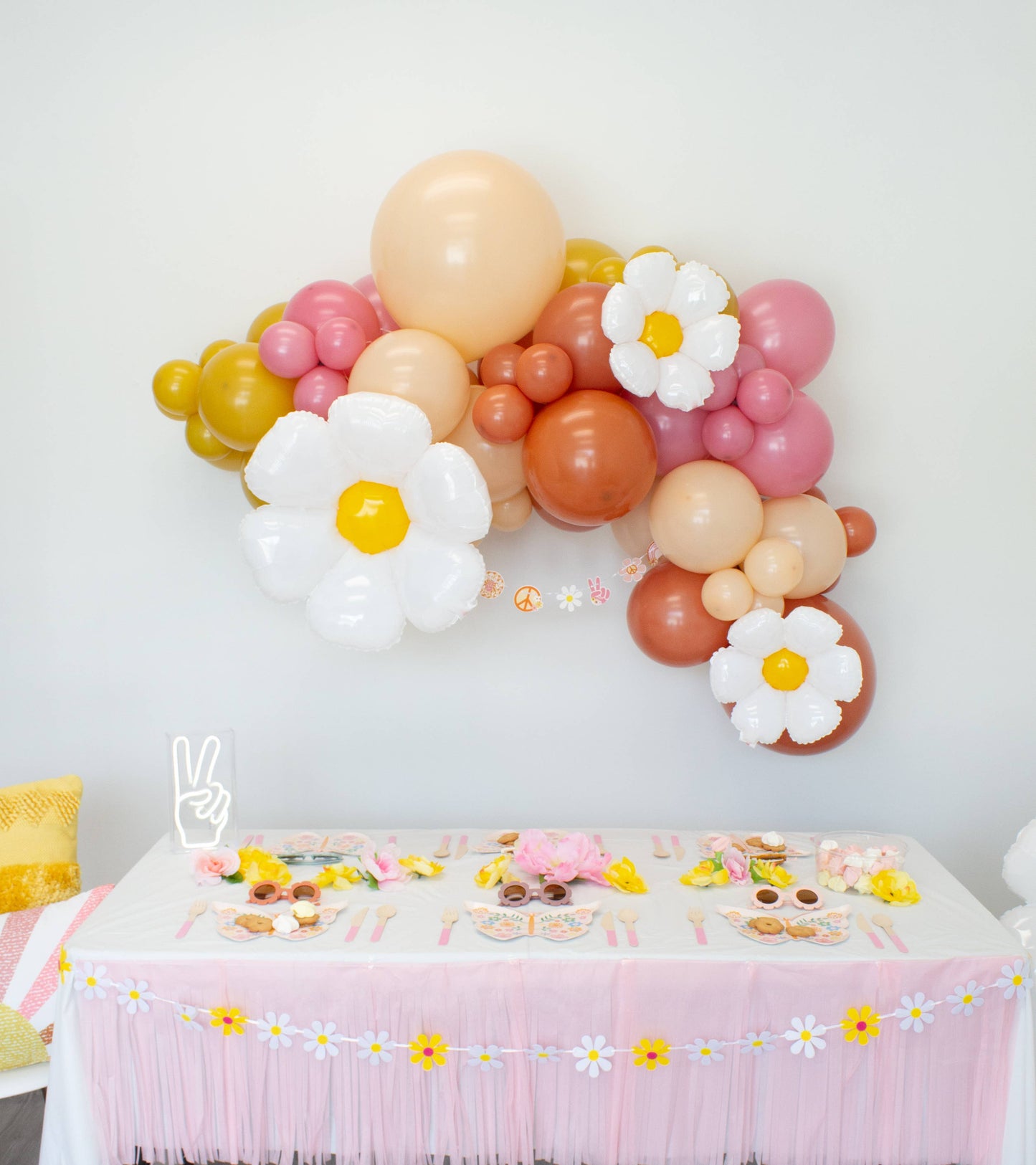 Groovy Daisy Flower Foil Balloon (28 Inches)