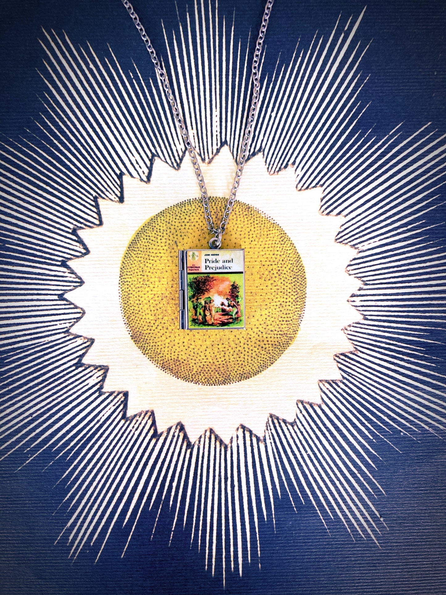 Book Locket Pride and Prejudice - Gentleman's Greeting