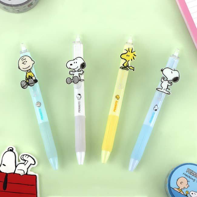 Peanuts Chracters Clip Ballpoint Pen 0.5mm Black