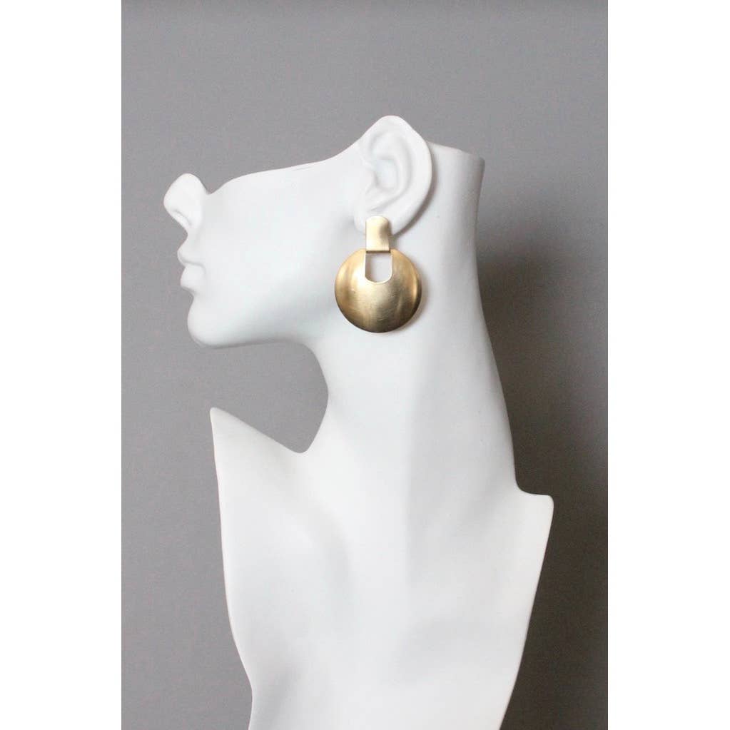 BKNE78 Geometric round brass post earrings