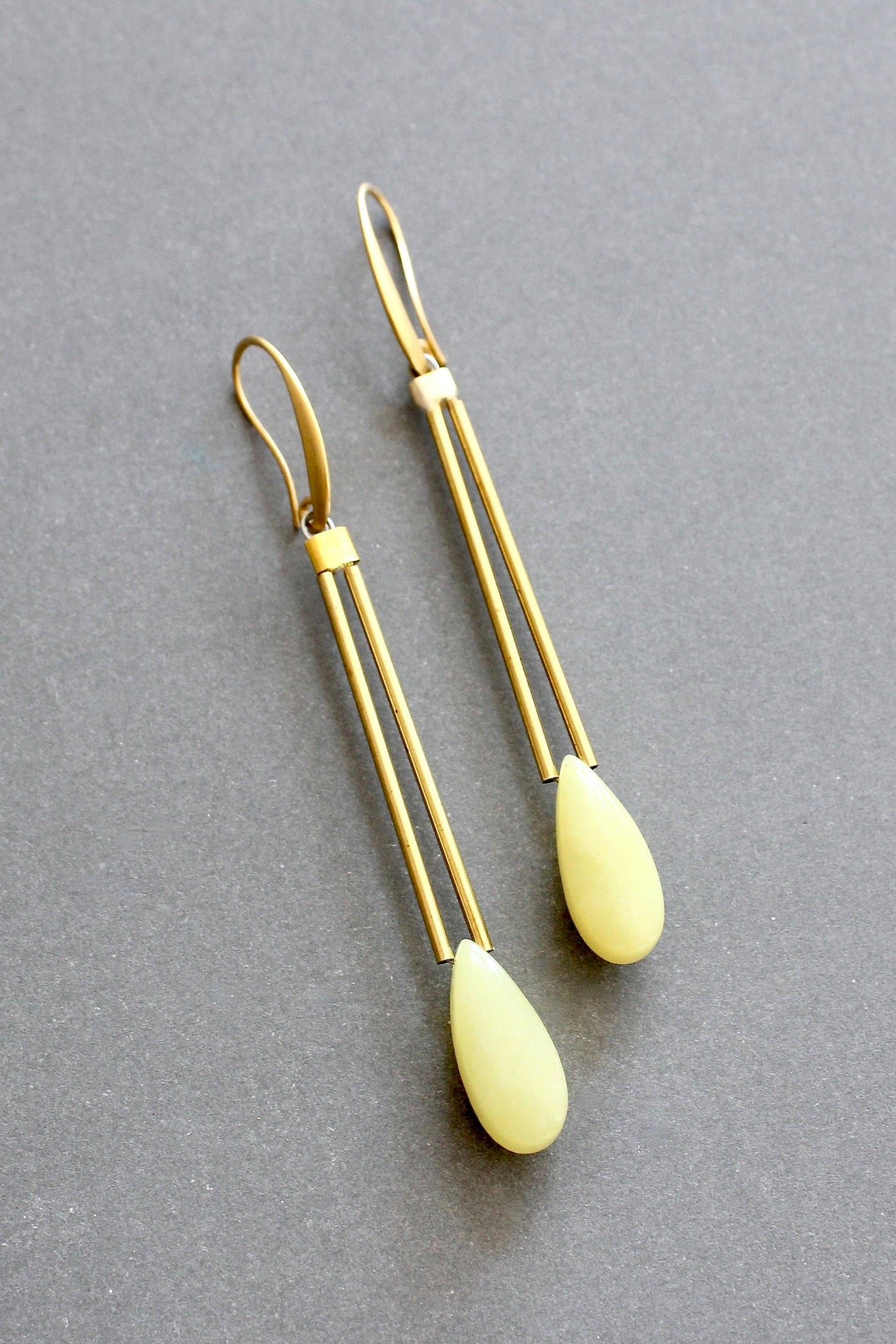 ISLE37 Yellow jade geometric earrings