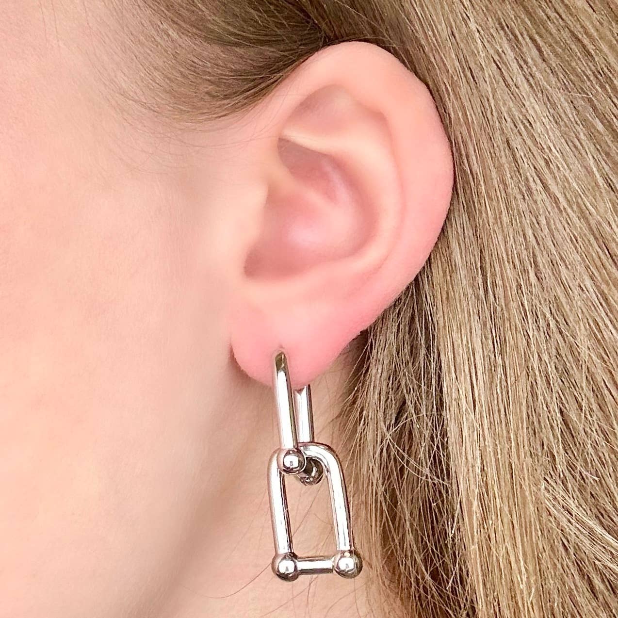 Short U Link Chain Earrings