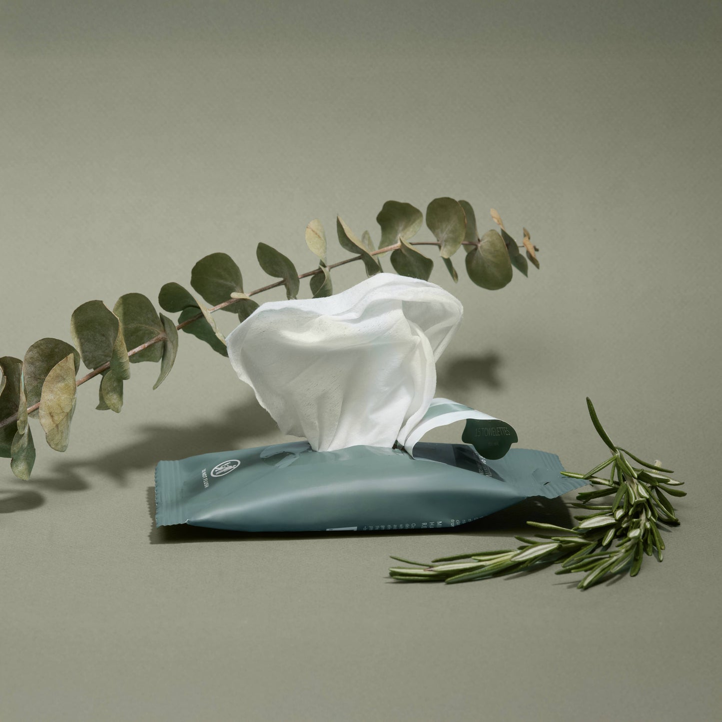 Eucalyptus Nourishing Hand Sanitizing Travel Wipes