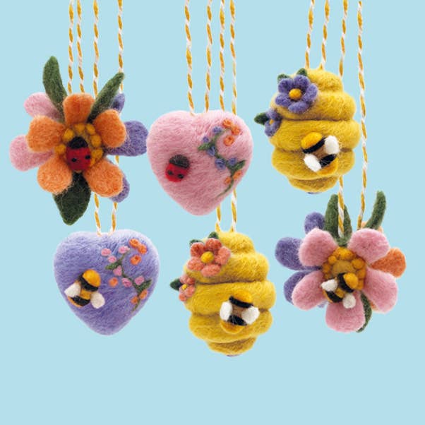 Needle Felting Kit - Springtime. A Pretty Craft for Easter