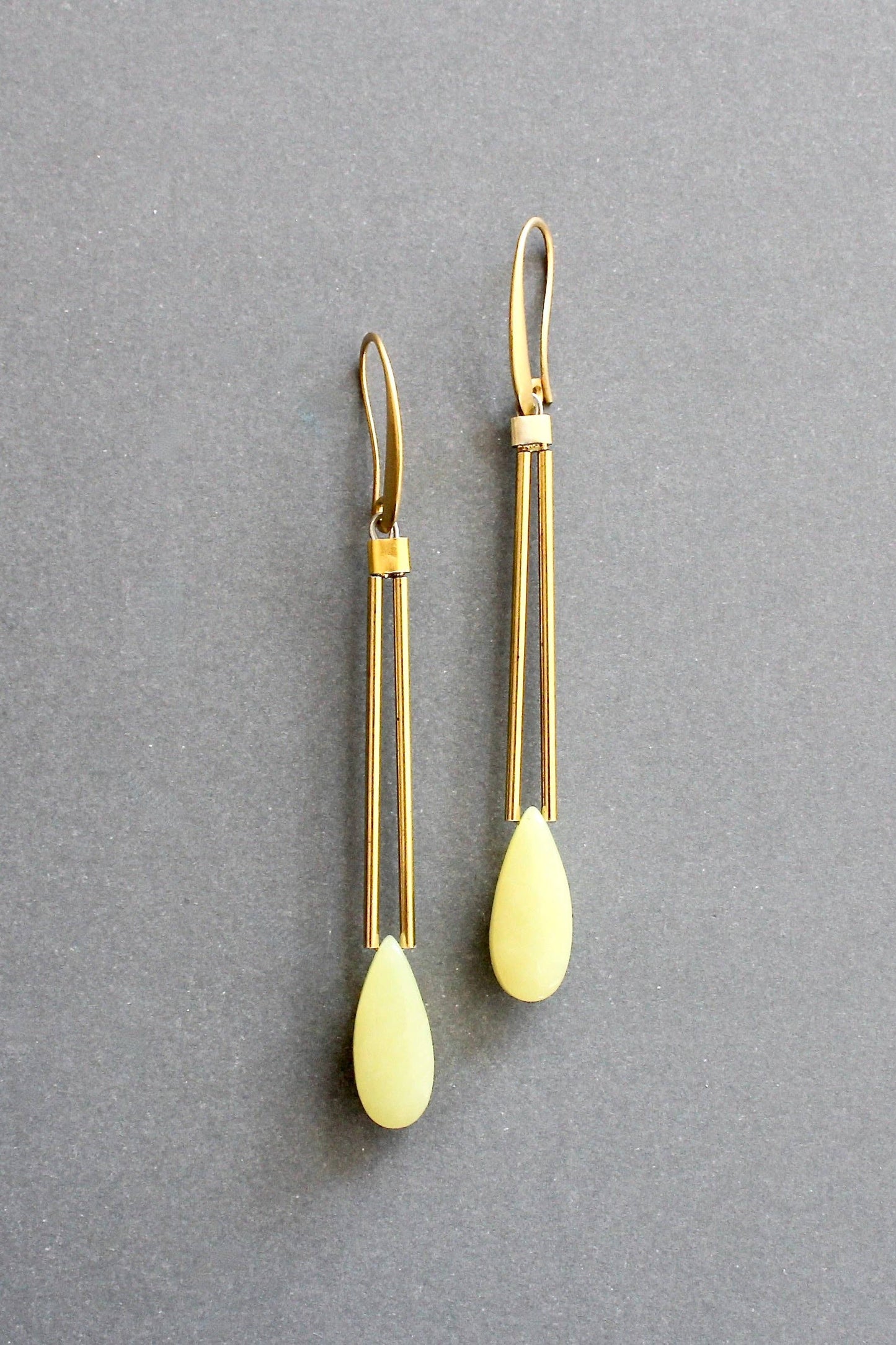 ISLE37 Yellow jade geometric earrings