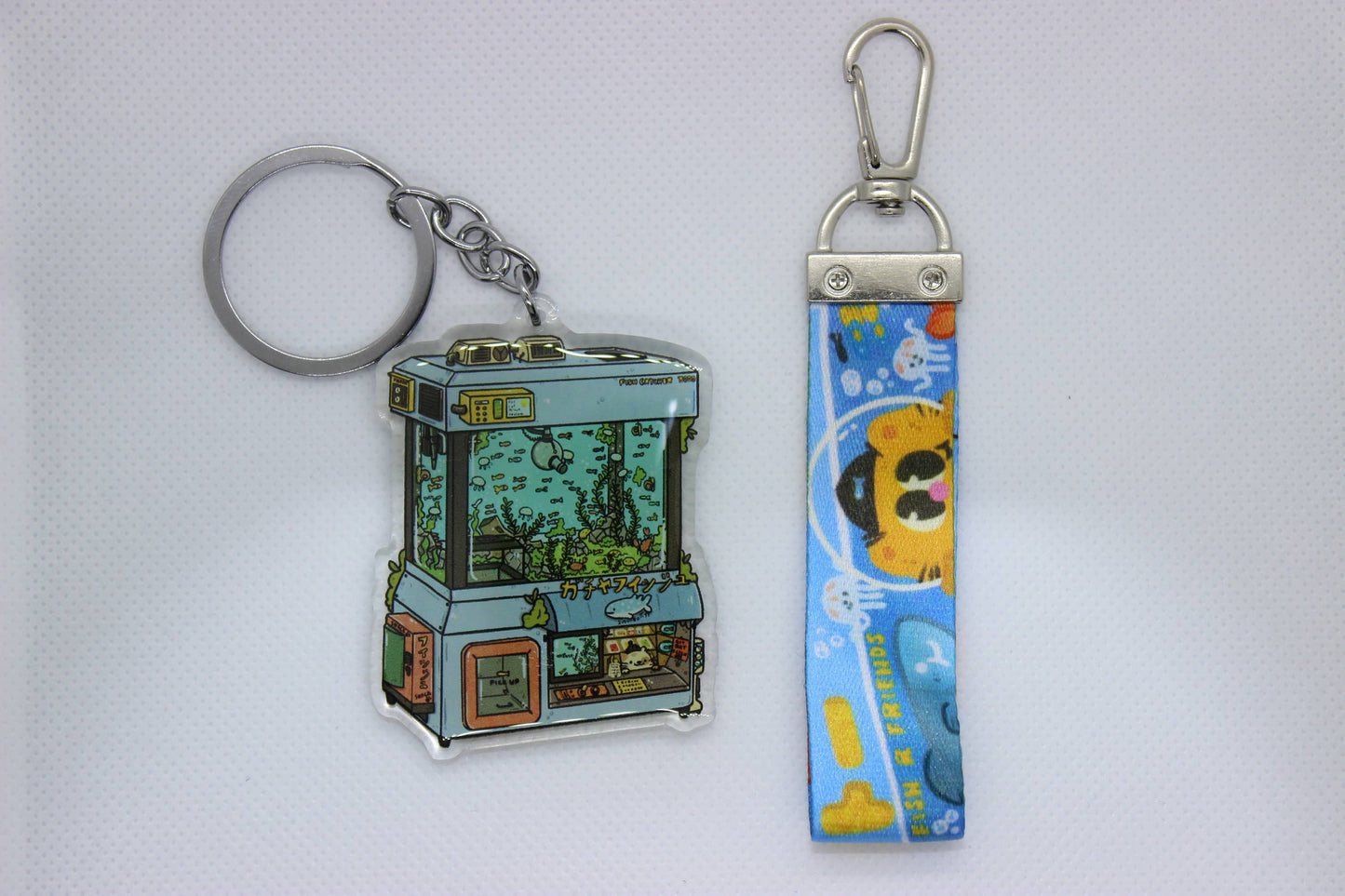 Claw Machine Aquarium Keychain w/ Lanyard