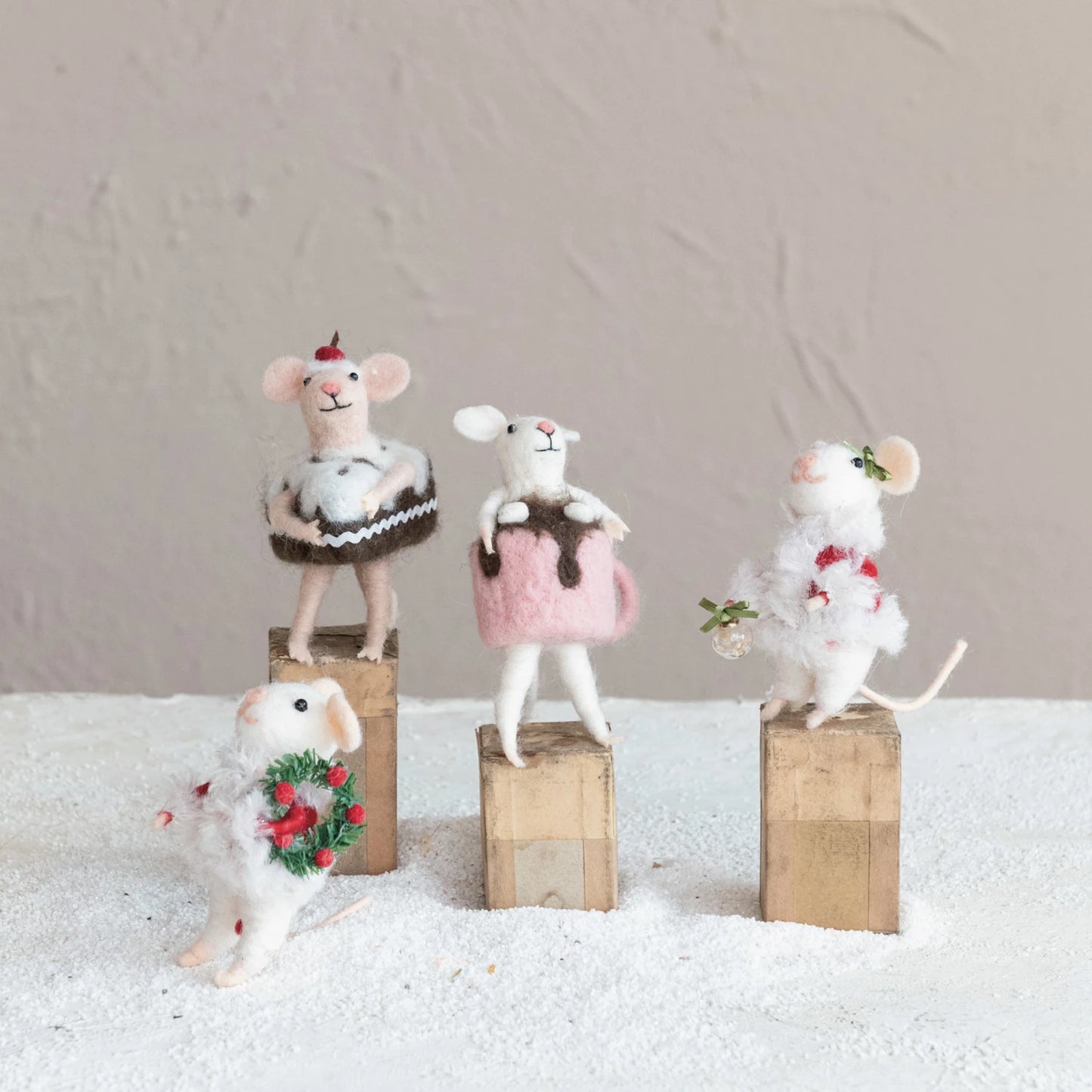 Felt Mouse Ornament In Cake/Mug Outfit