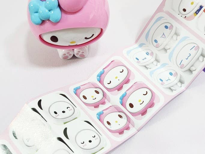 Sanrio Face off Collectable blind Random Figure BOX
