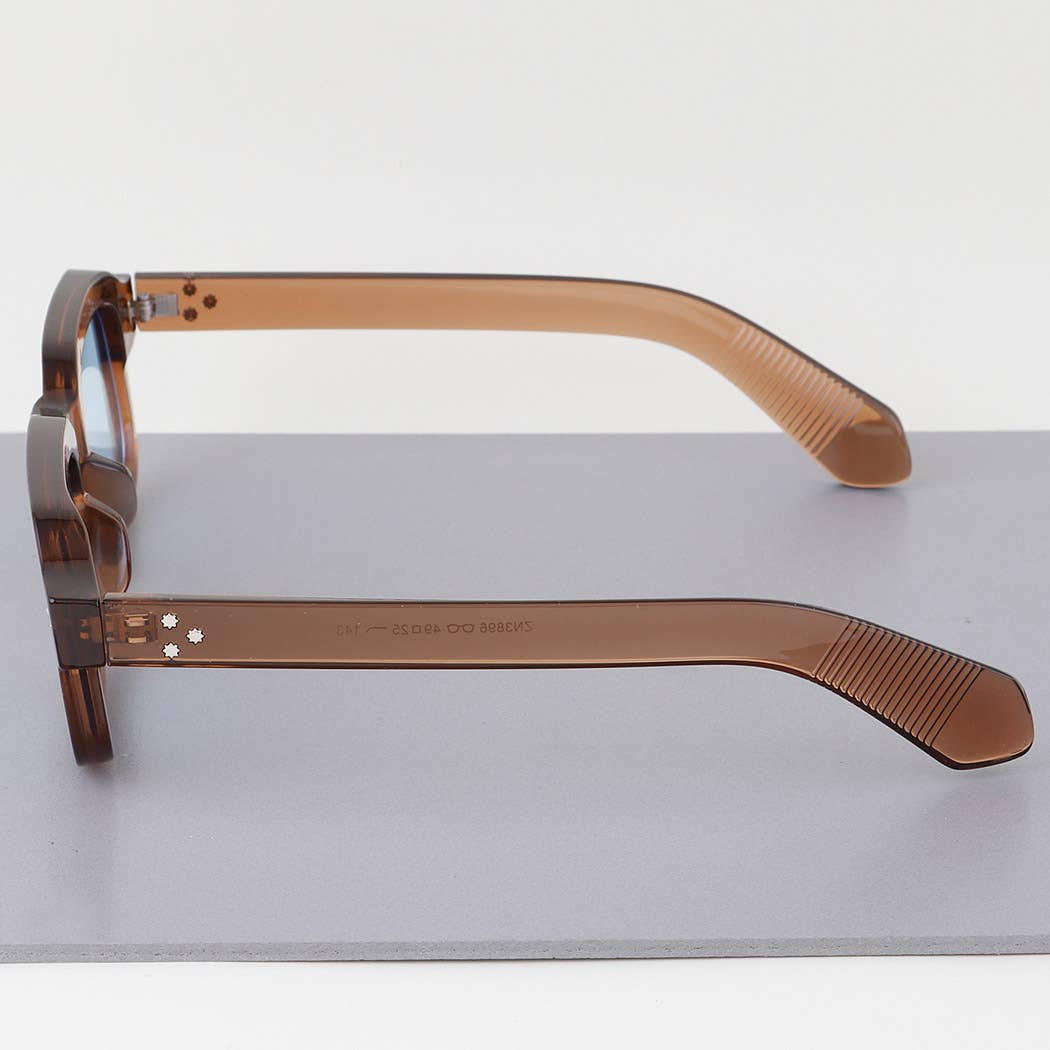 Cool Tinted Wayfarer Sunglasses