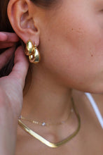 Load image into Gallery viewer, COCO CHUNKY HOOP EARRINGS
