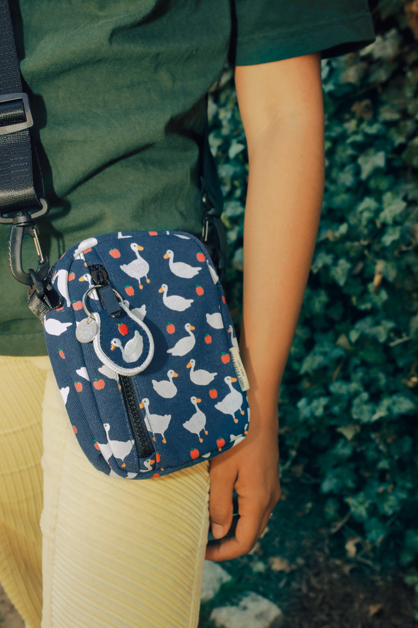 Crossbody Bag - Cottage Goose