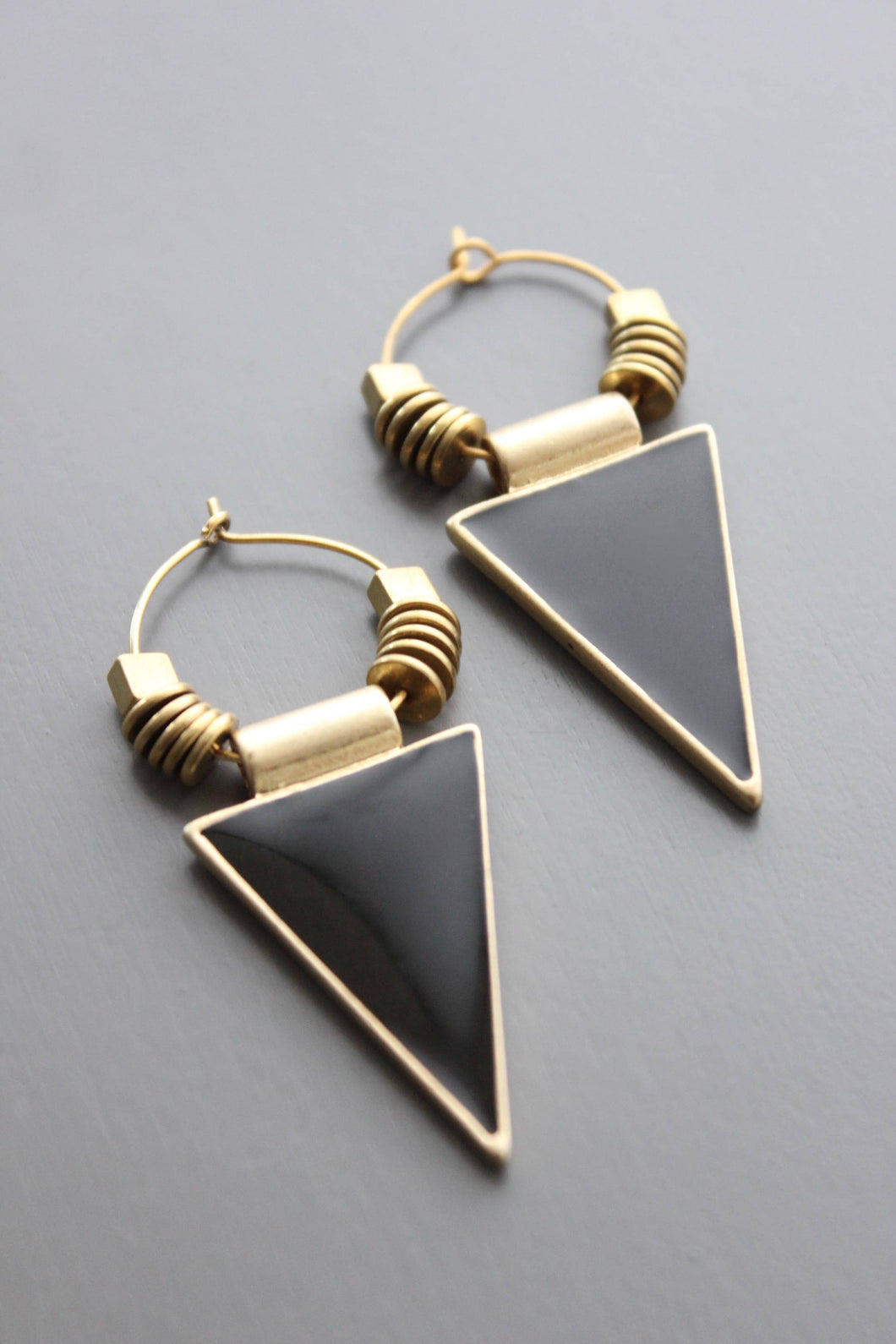 TLDE19 Black enamel triangle hoop earrings