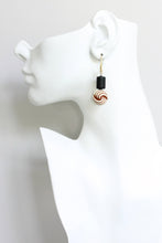 Load image into Gallery viewer, JLTE18 vintage acrylic knot and black earrings
