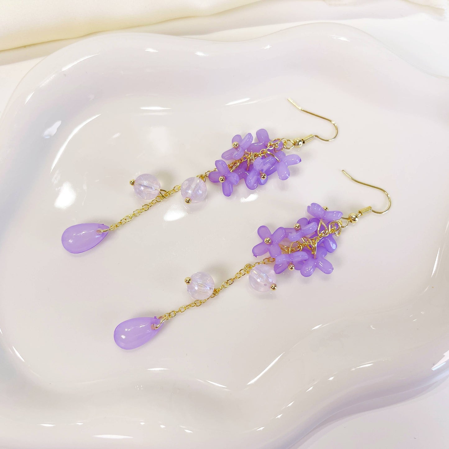 E195 purple lily flower long dangle beads earrings