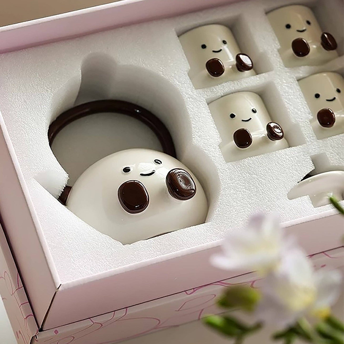 Cute smile pattern ceramic tea set