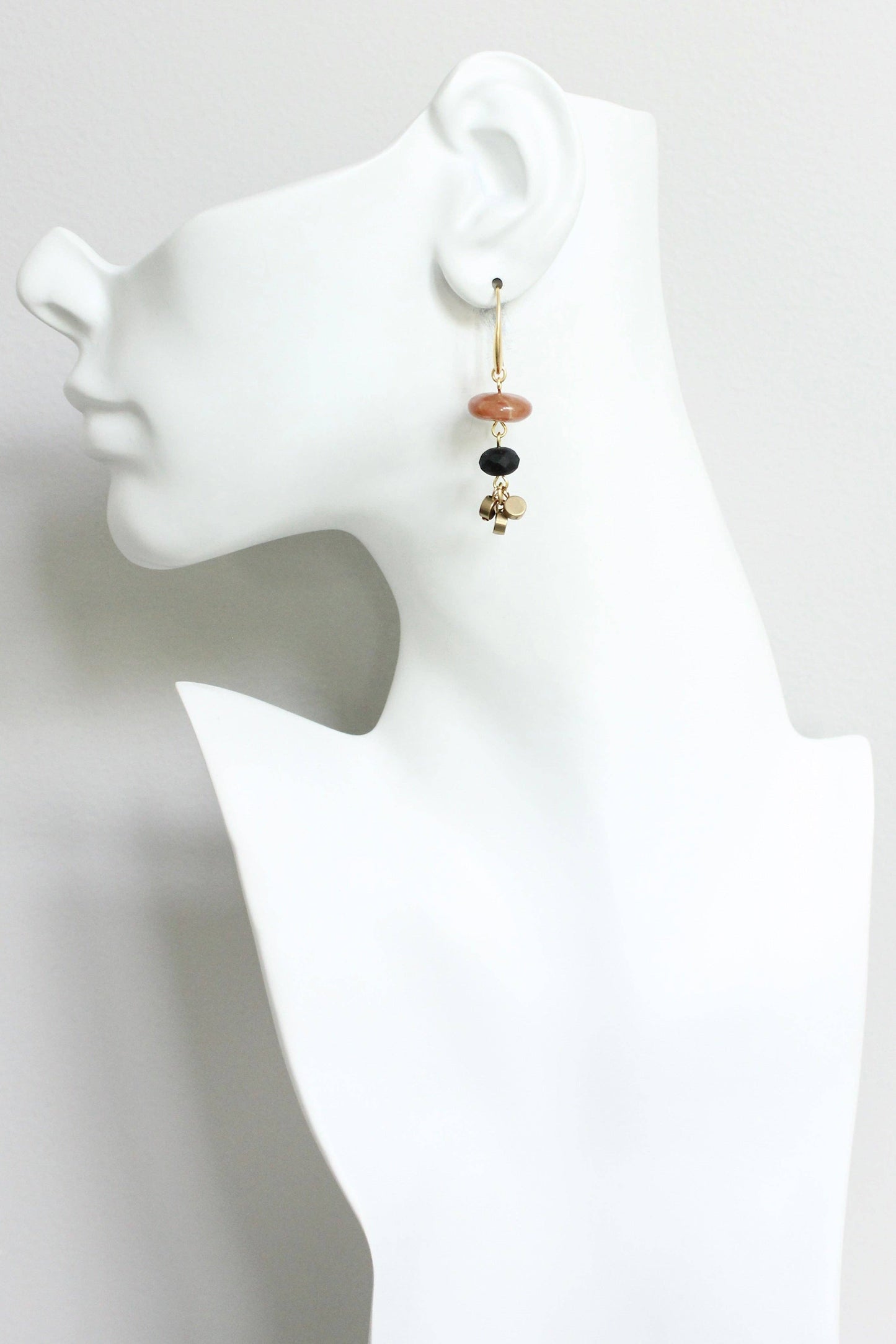 JLTE13 carnelian disc and brass earrings