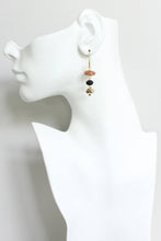 Load image into Gallery viewer, JLTE13 carnelian disc and brass earrings
