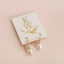 Load image into Gallery viewer, GOLD FILLED SIMPLE PEARL EARRINGS
