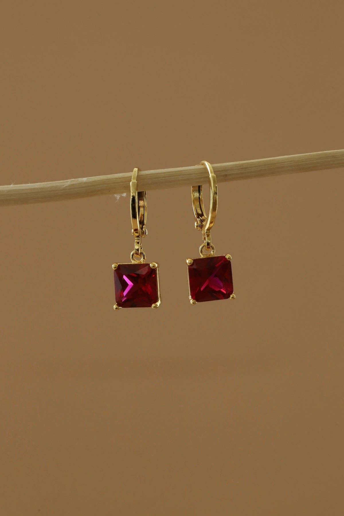 SQUARE BIRTHSTONE HUGGIES