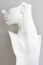 Load image into Gallery viewer, ISLE57 Vintage white acrylic bauble earrings
