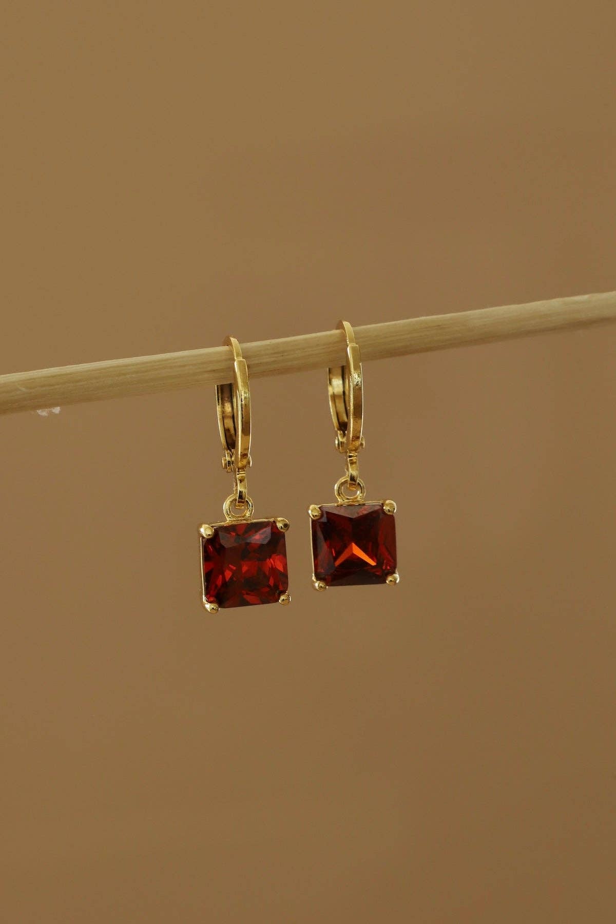 SQUARE BIRTHSTONE HUGGIES