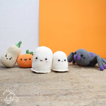 Load image into Gallery viewer, DIY Crochet Kit - Ghosts
