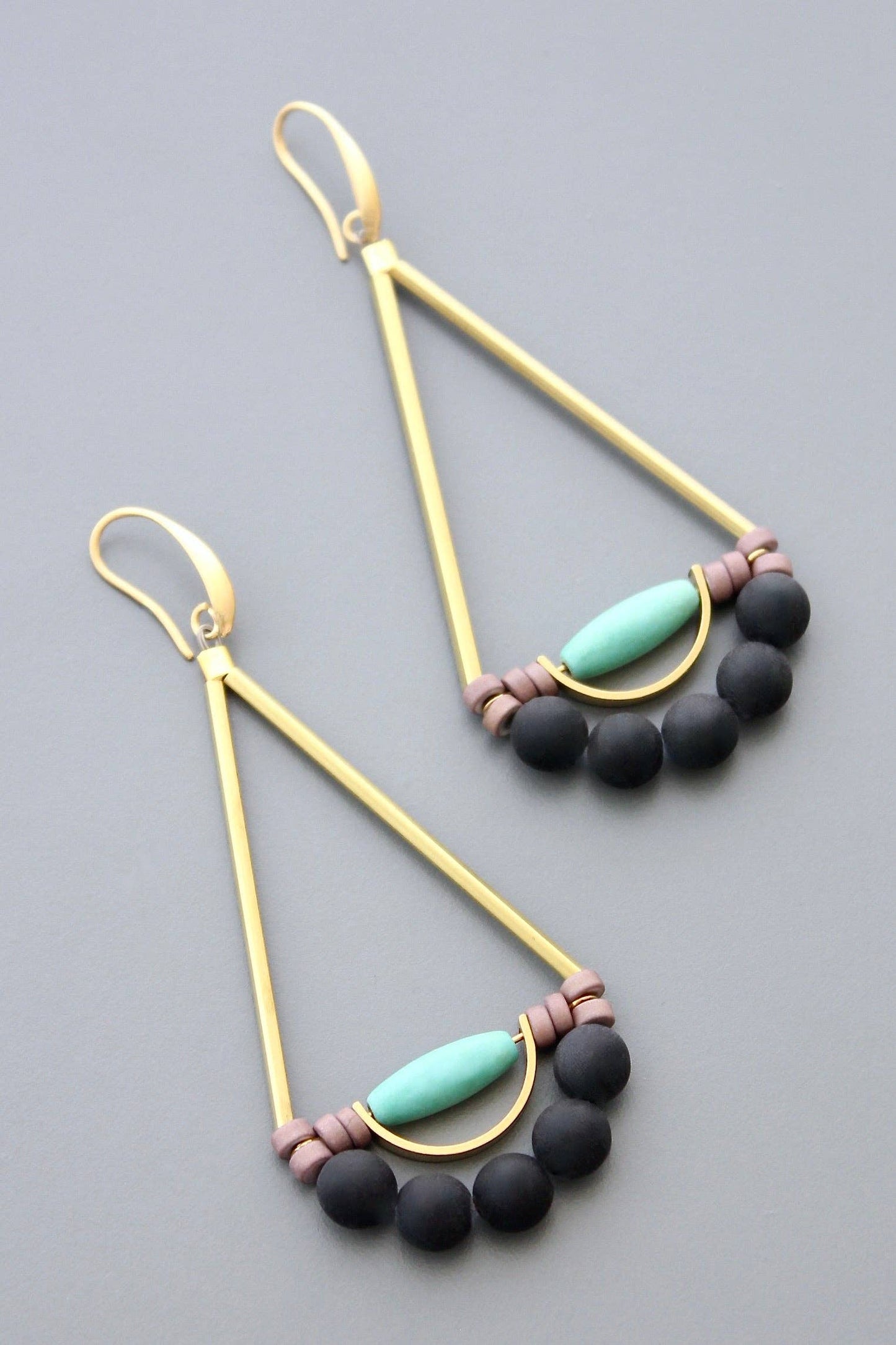 HYLE81 Turquoise and black earrings