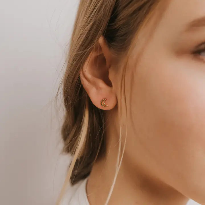 Minimalist - Moon - Earring
