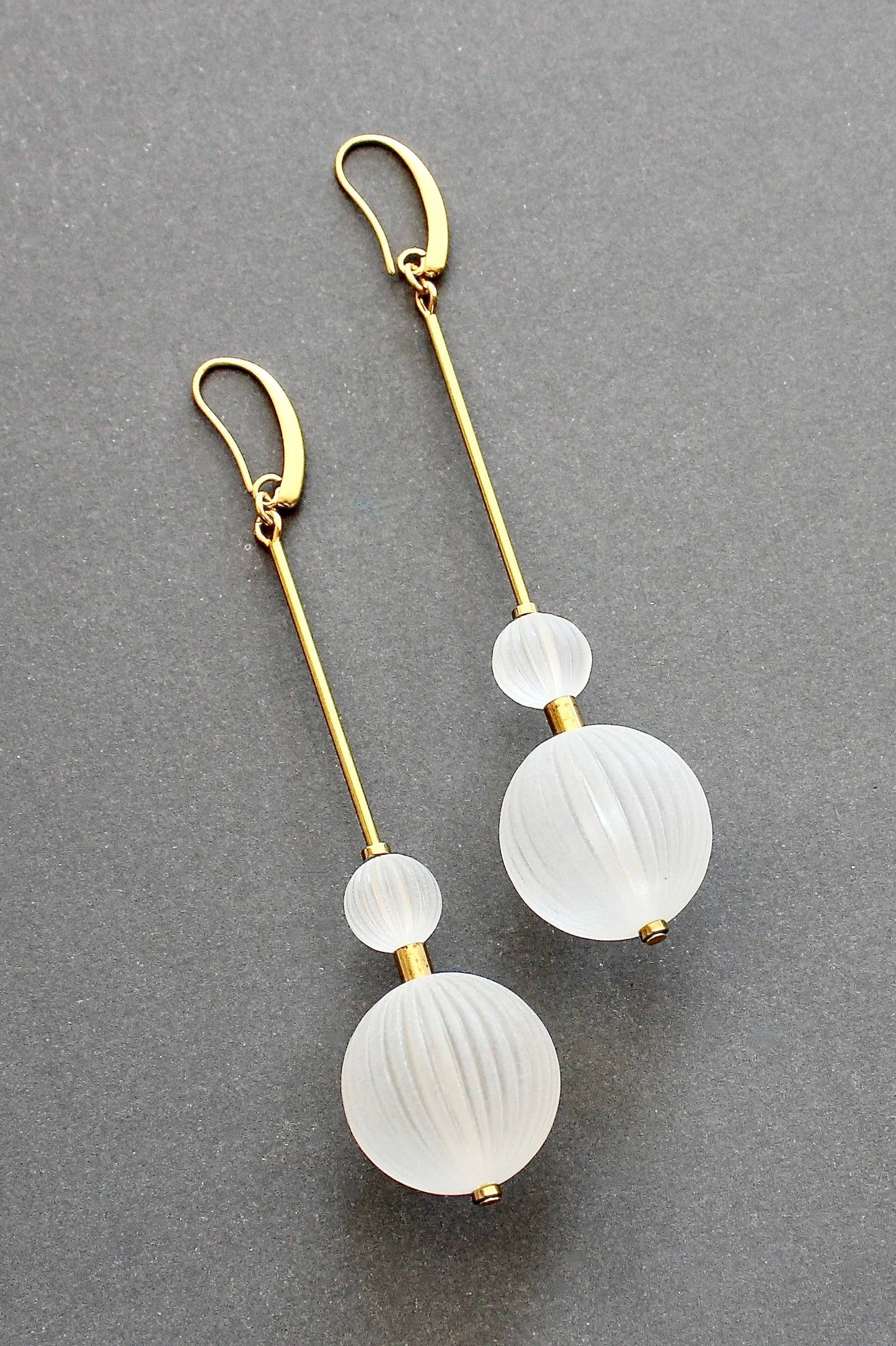 ISLE57 Vintage white acrylic bauble earrings