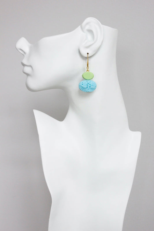 GNDE37 vintage blue and mint glass hook earrings